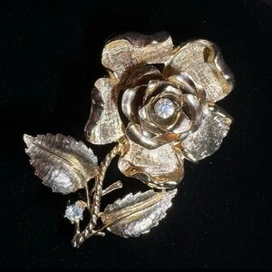 VTG Signed Pegasus Coro Gold Tone Textured Rose Brooch Rhinestones, Large!